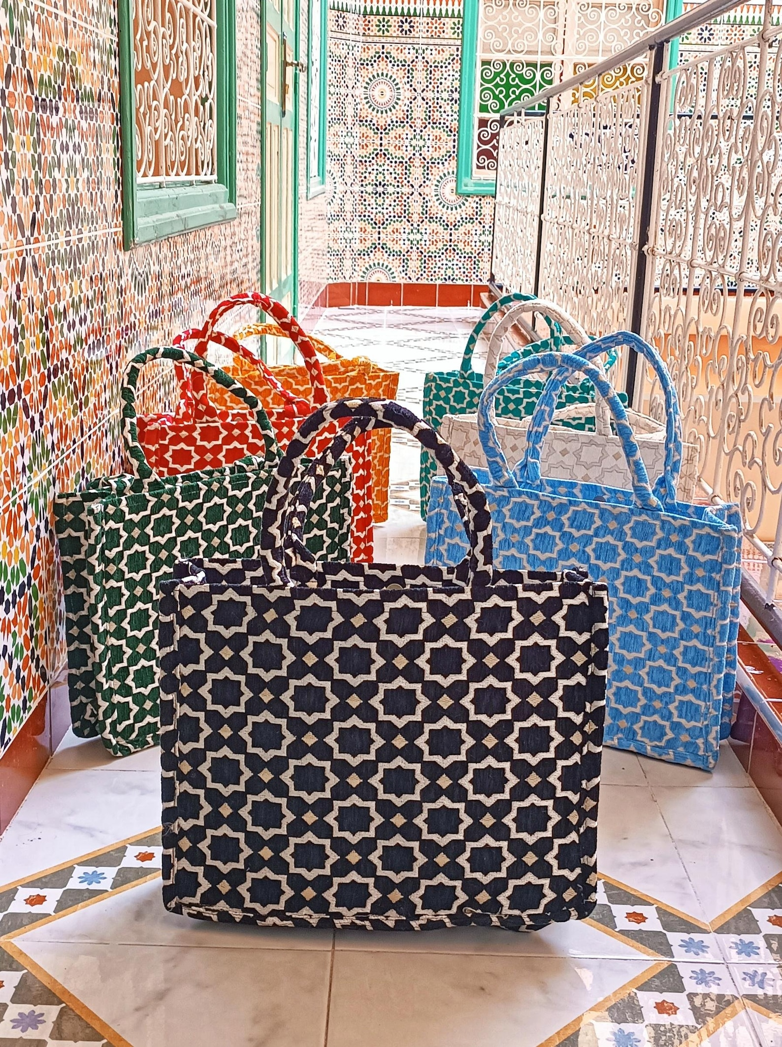 Sac cabas marocain artisanal en brocart - Fil dore